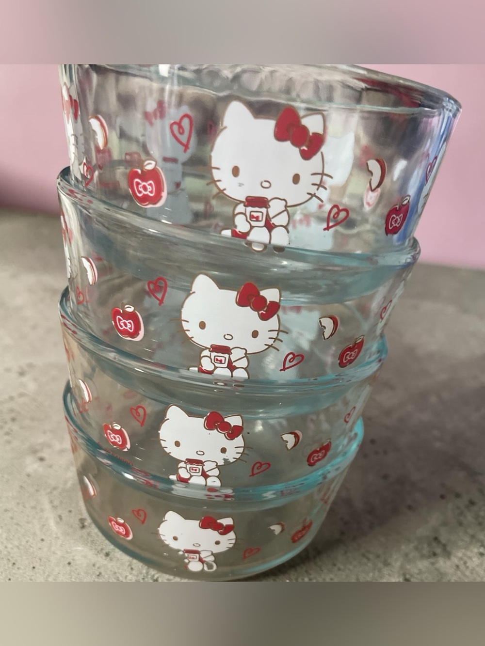 New small  Pyrex  glass hello Kitty bowls 4 total